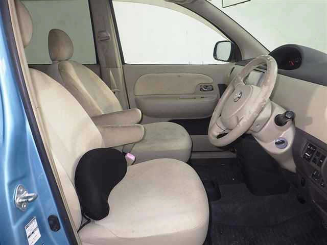 TOYOTA SIENTA 2009