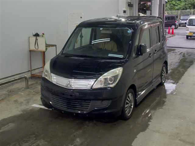 MITSUBISHI DELICA D2 2011