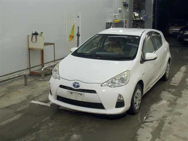TOYOTA AQUA 2012