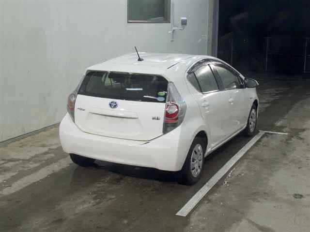 TOYOTA AQUA 2012