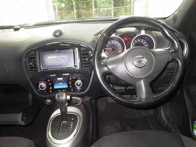NISSAN JUKE 2010