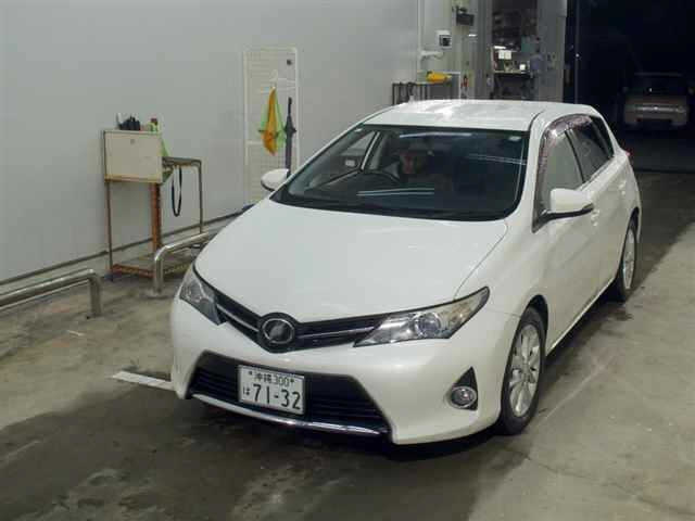 TOYOTA AURIS 2013