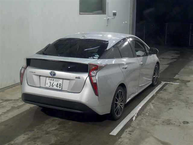 TOYOTA PRIUS 2016
