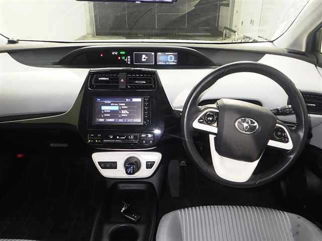 TOYOTA PRIUS 2016