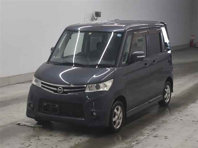 NISSAN ROOX 2011