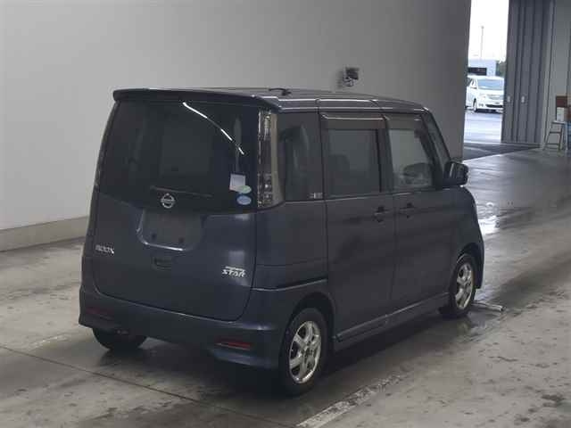 NISSAN ROOX 2011