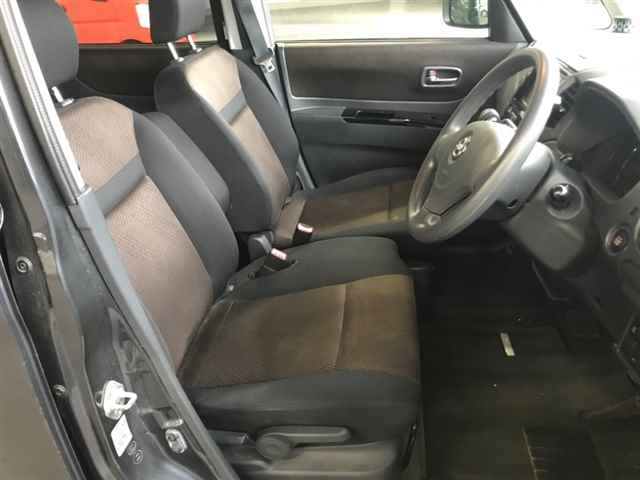 NISSAN ROOX 2011