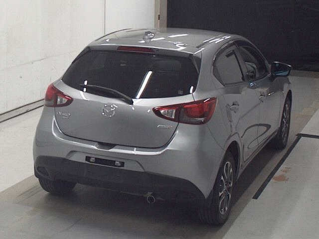 MAZDA DEMIO 2016