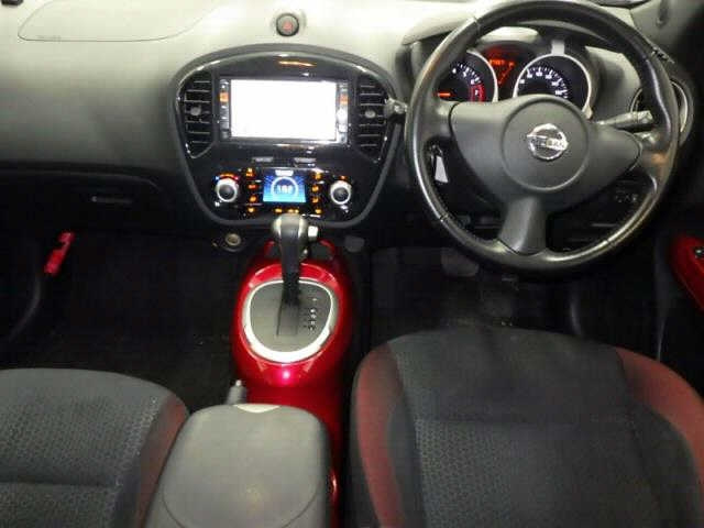 NISSAN JUKE 2011