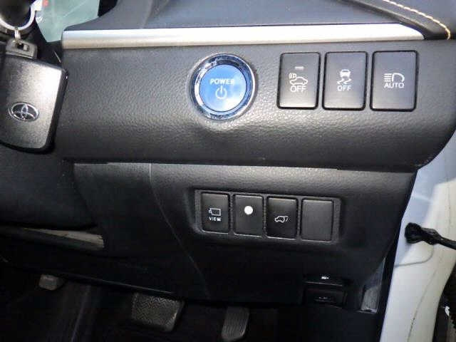 TOYOTA HARRIER 2014