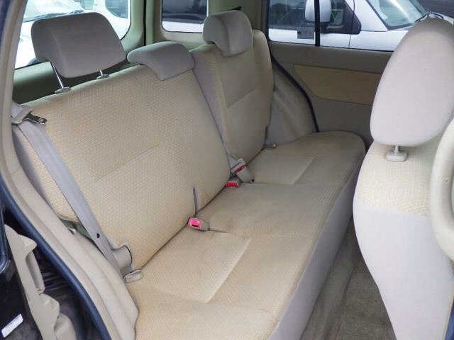 TOYOTA RAUM 2010