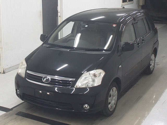TOYOTA RAUM 2010