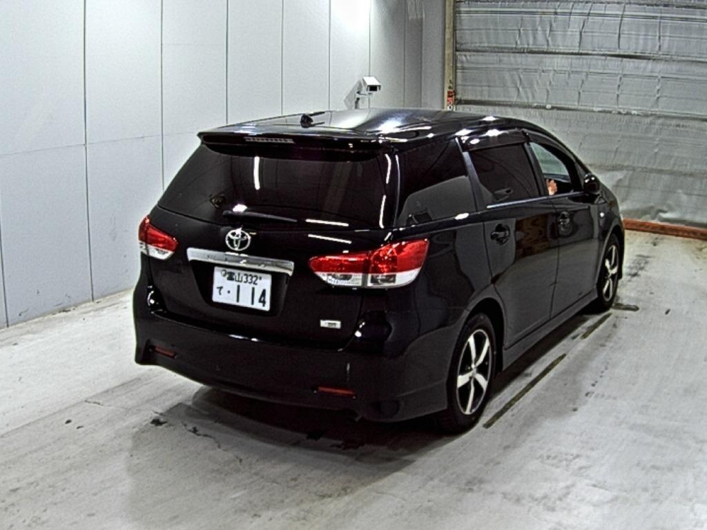 TOYOTA WISH 2011