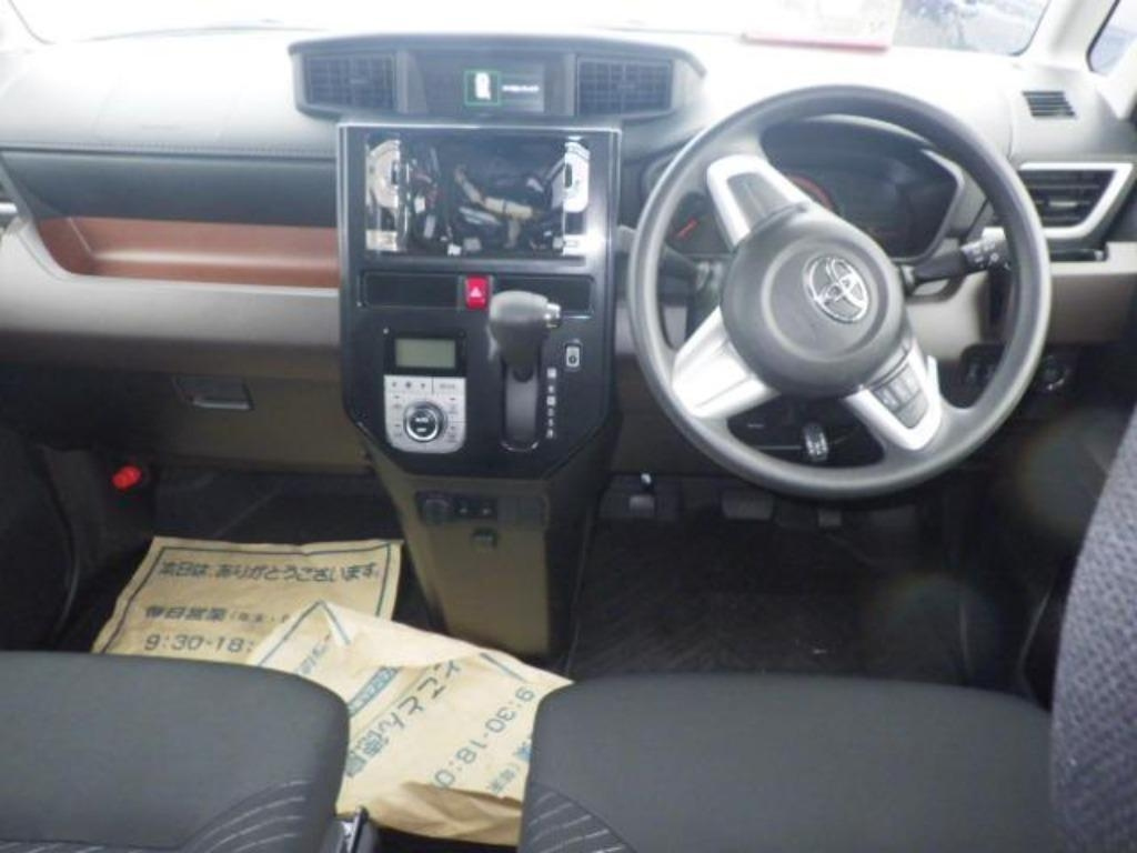 TOYOTA ROOMY 2018