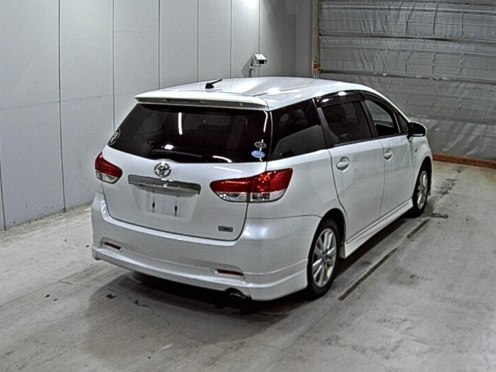 TOYOTA WISH 2010