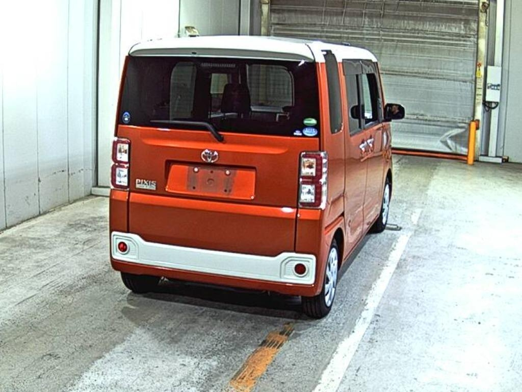 TOYOTA PIXIS MEGA 2015