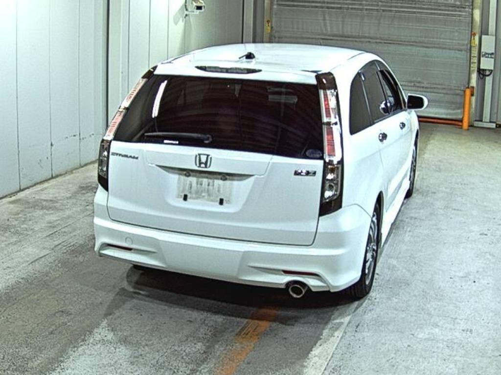 HONDA STREAM 2013