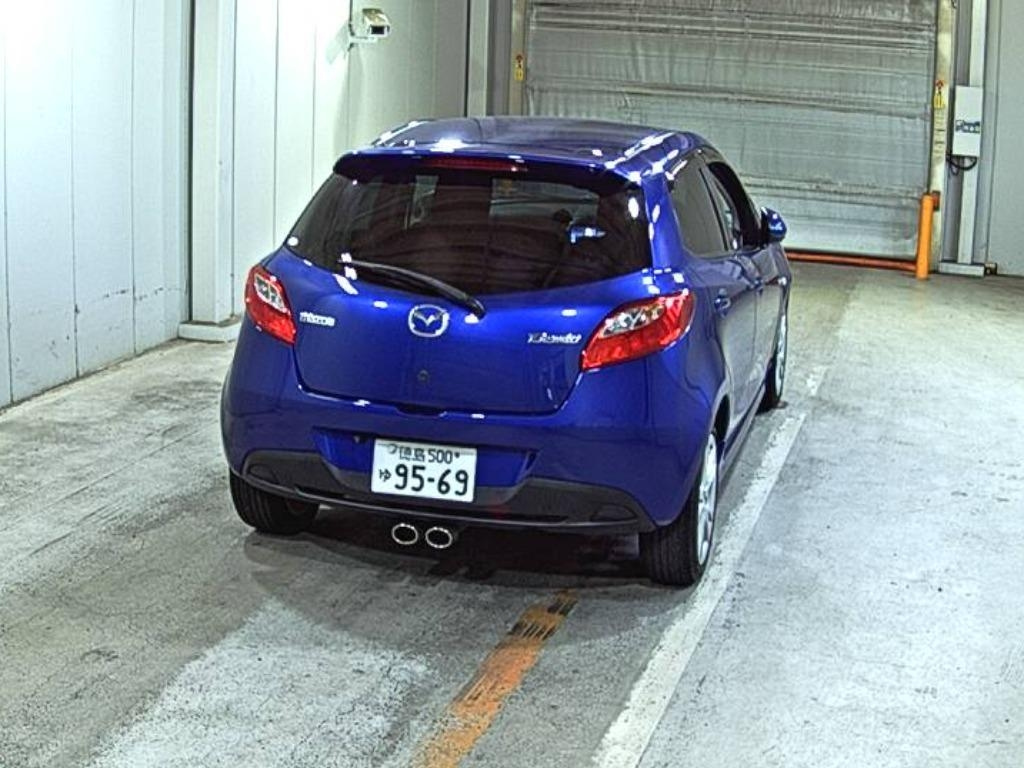 MAZDA DEMIO 2010