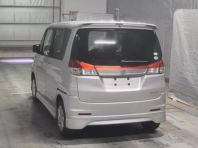 SUZUKI SOLIO 2013