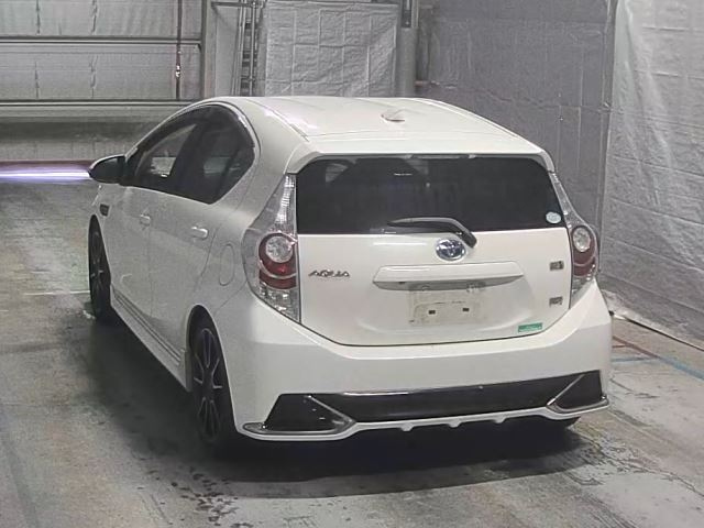 TOYOTA AQUA 2014