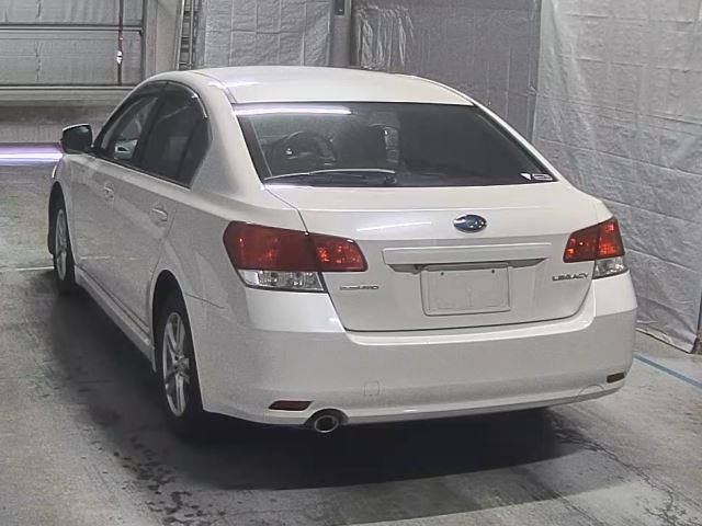 SUBARU LEGACY B4 2011