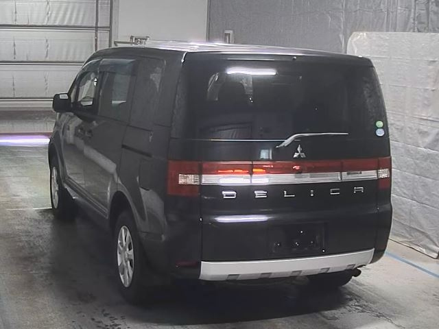 MITSUBISHI DELICA D5 2015