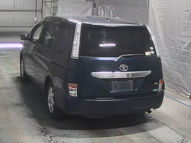 TOYOTA ISIS 2012
