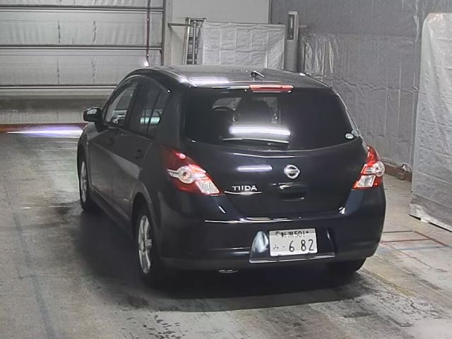 NISSAN TIIDA 2010