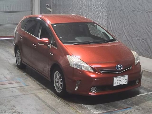 TOYOTA PRIUS ALPHA 2012