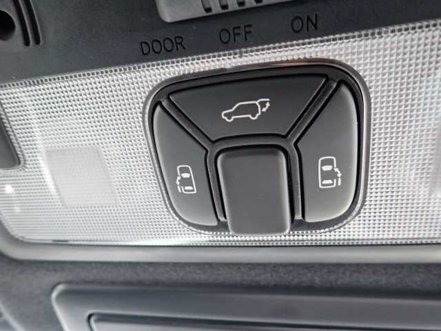 TOYOTA ESTIMA HYBRID 2017