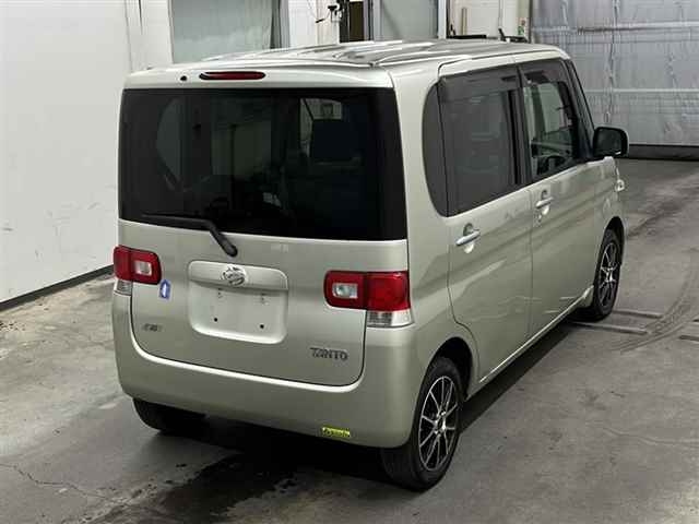 DAIHATSU TANTO 2013