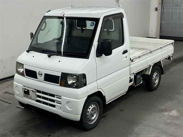 NISSAN CLIPPER TRUCK 2010