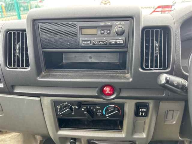 NISSAN CLIPPER TRUCK 2010