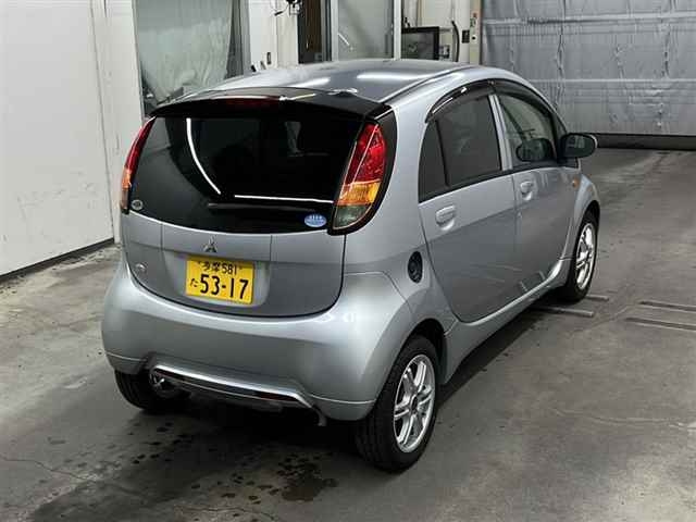 MITSUBISHI I 2010