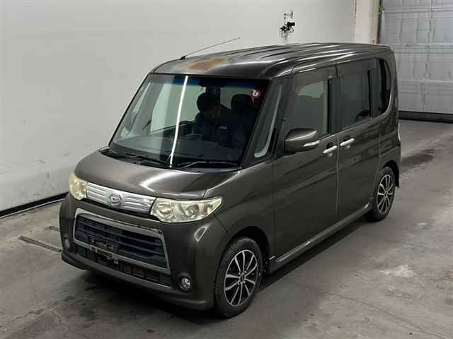 DAIHATSU TANTO 2010