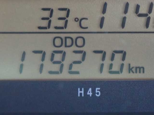 TOYOTA HIACE VAN 2017