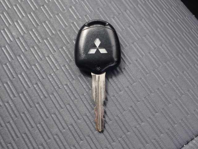 MITSUBISHI MINICAB MIEV 2015