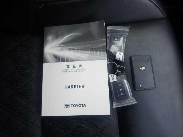 TOYOTA HARRIER 2019