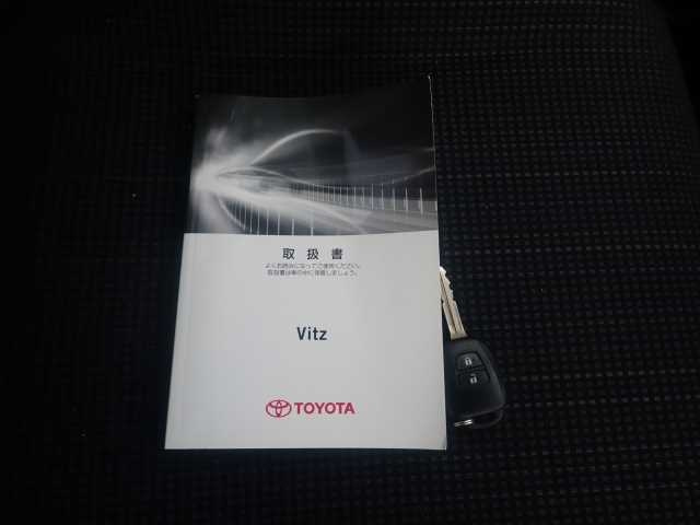 TOYOTA VITZ 2015