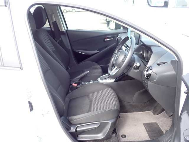 MAZDA DEMIO 2017