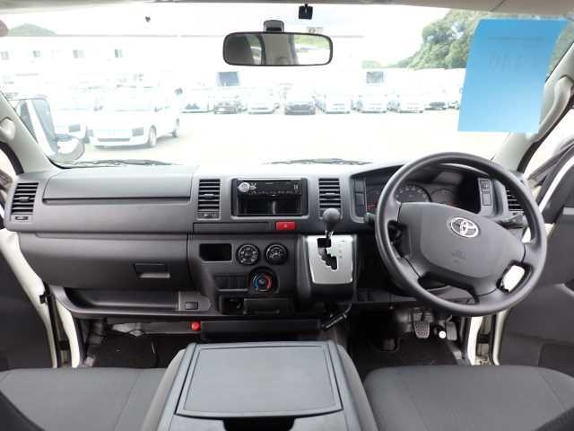 TOYOTA HIACE VAN 2017