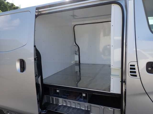 NISSAN CARAVAN VAN 2019