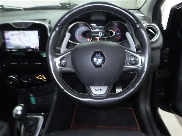 RENAULT LUTECIA 2015