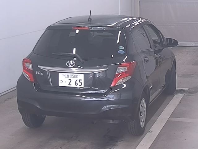 TOYOTA VITZ 2015
