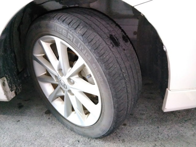 TOYOTA PRIUS ALPHA 2011