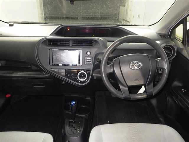 TOYOTA AQUA 2019