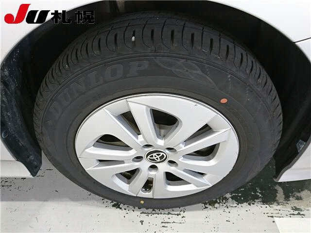 TOYOTA PRIUS 2016
