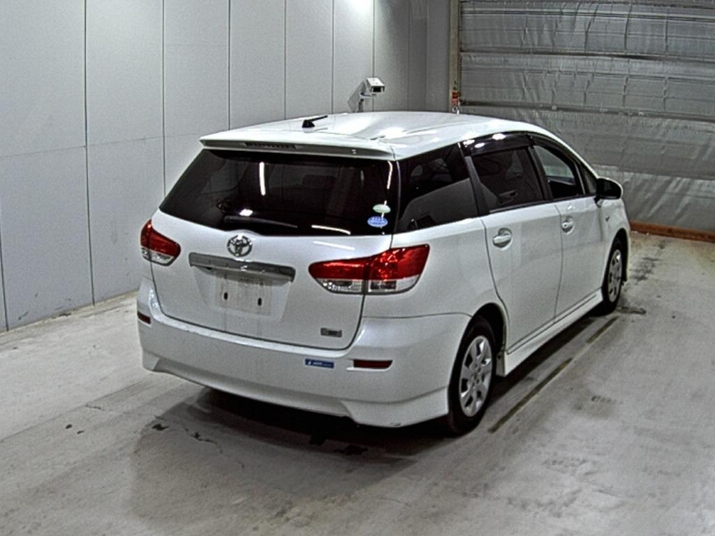 TOYOTA WISH 2011