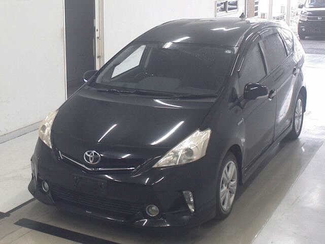 TOYOTA PRIUS ALPHA 2013