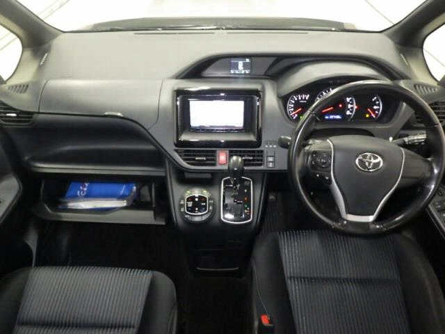 TOYOTA VOXY 2014
